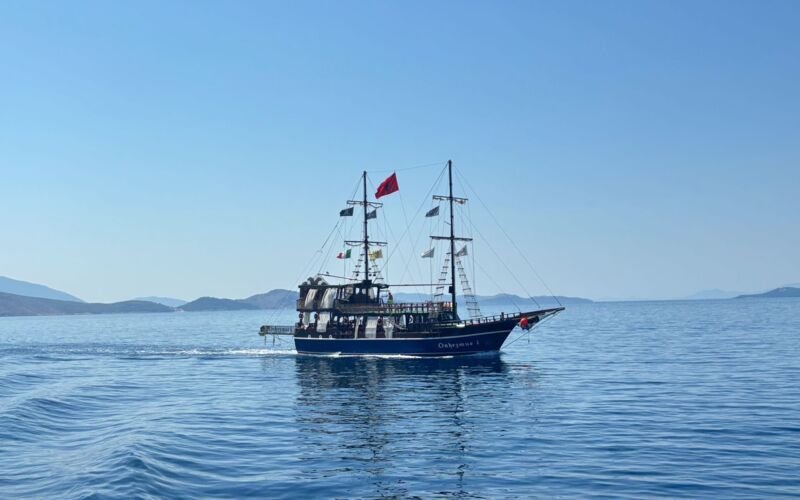 Veneretki Albanian rannikoille