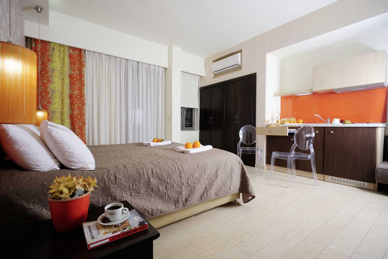 Yhden makuuhuoneen huoneisto Hotelli Steriksessä Rethymnonin kaupungissa Kreetalla, Kreikassa.