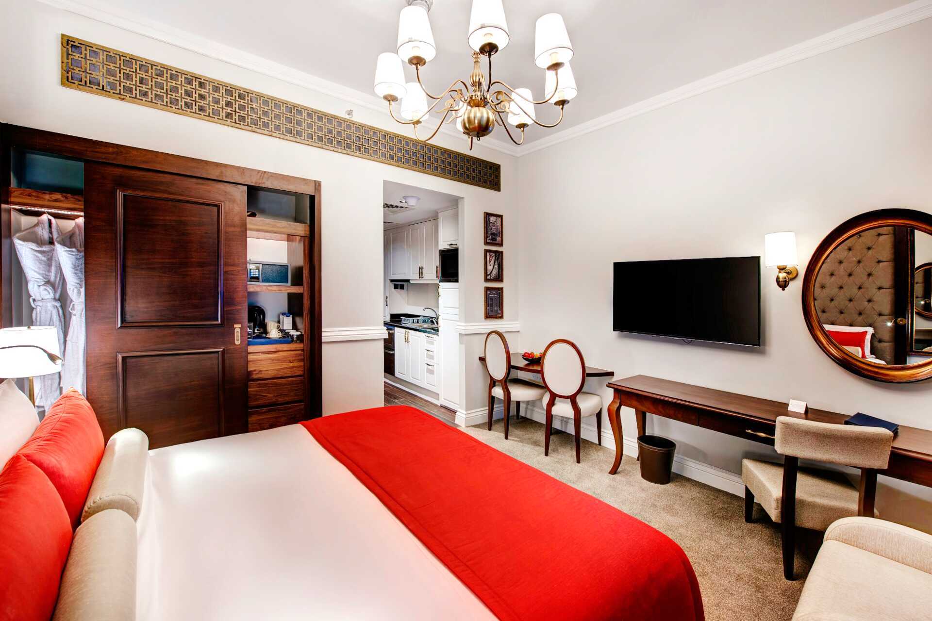 Yksiö Dukes The Palmissa, Royal Hideaway -hotellissa Dubai Palm Jumeirahissa, Arabiemiraateissassa.