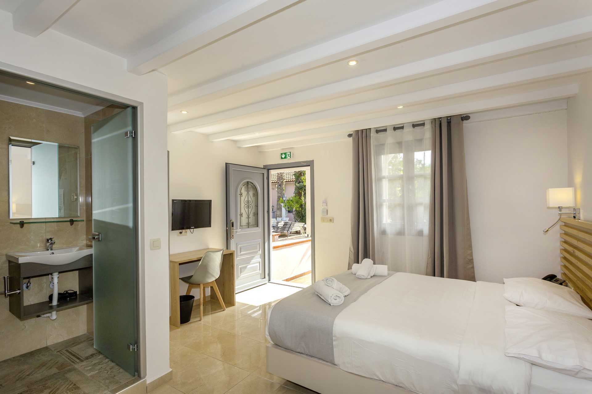 Yksiö. Hotelli Bacoli, Parga, Kreikka.