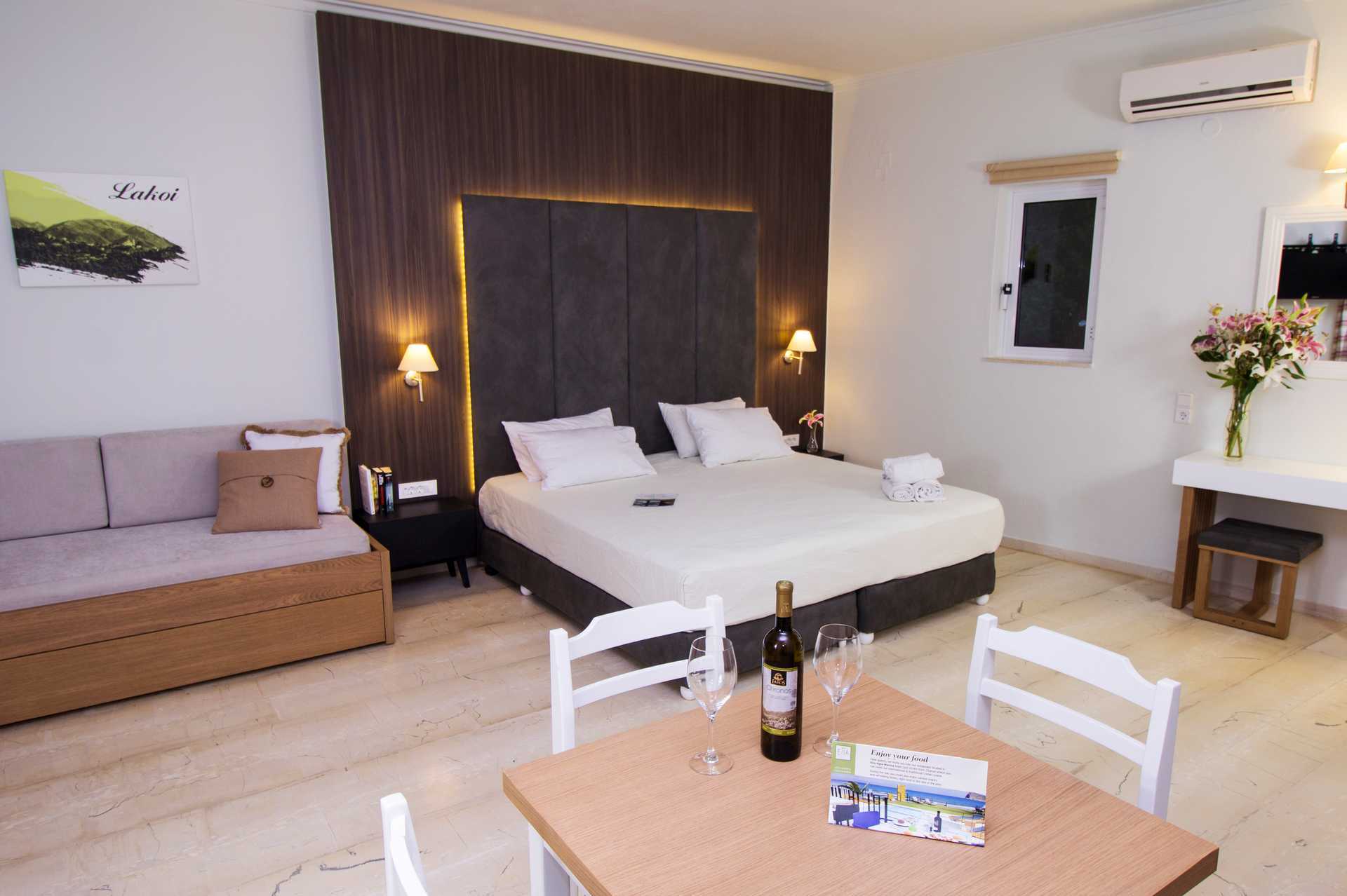 Yksiö, hotelli Elia. Kato Stalos, Kreeta, Kreikka.