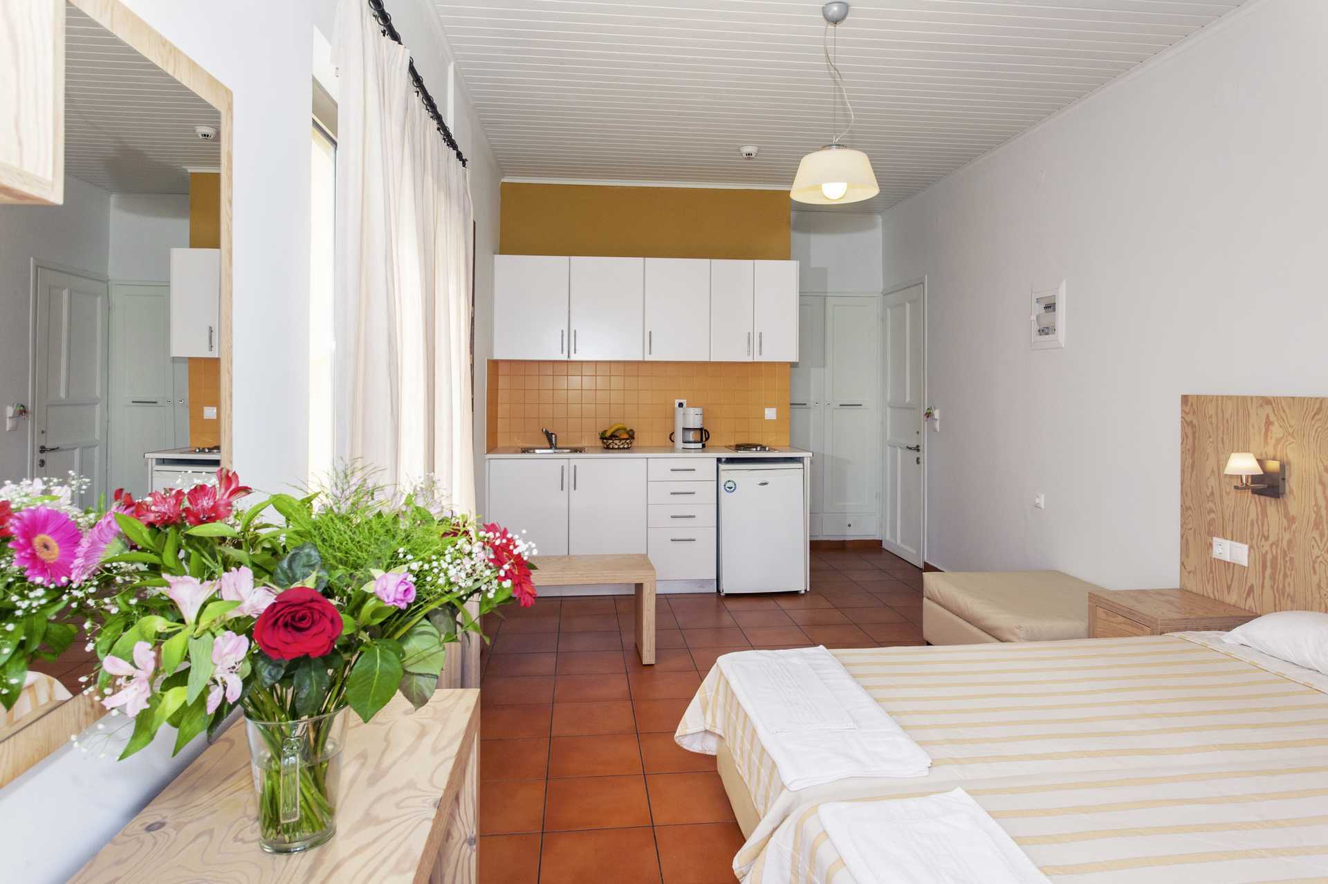 Yksiö, Hotelli Faros, kato Stalos, Kreeta.