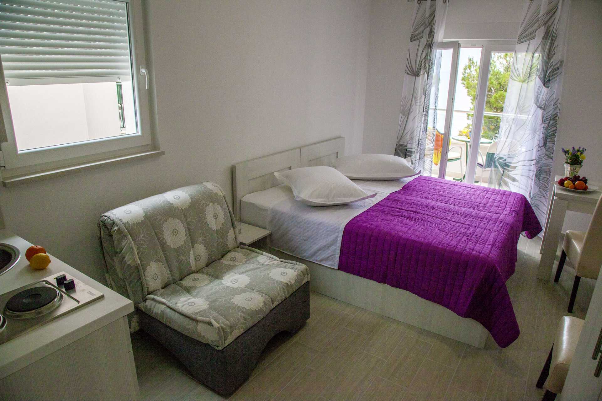 Yksiö. Hotelli Libertas, Makarska, Kroatia.