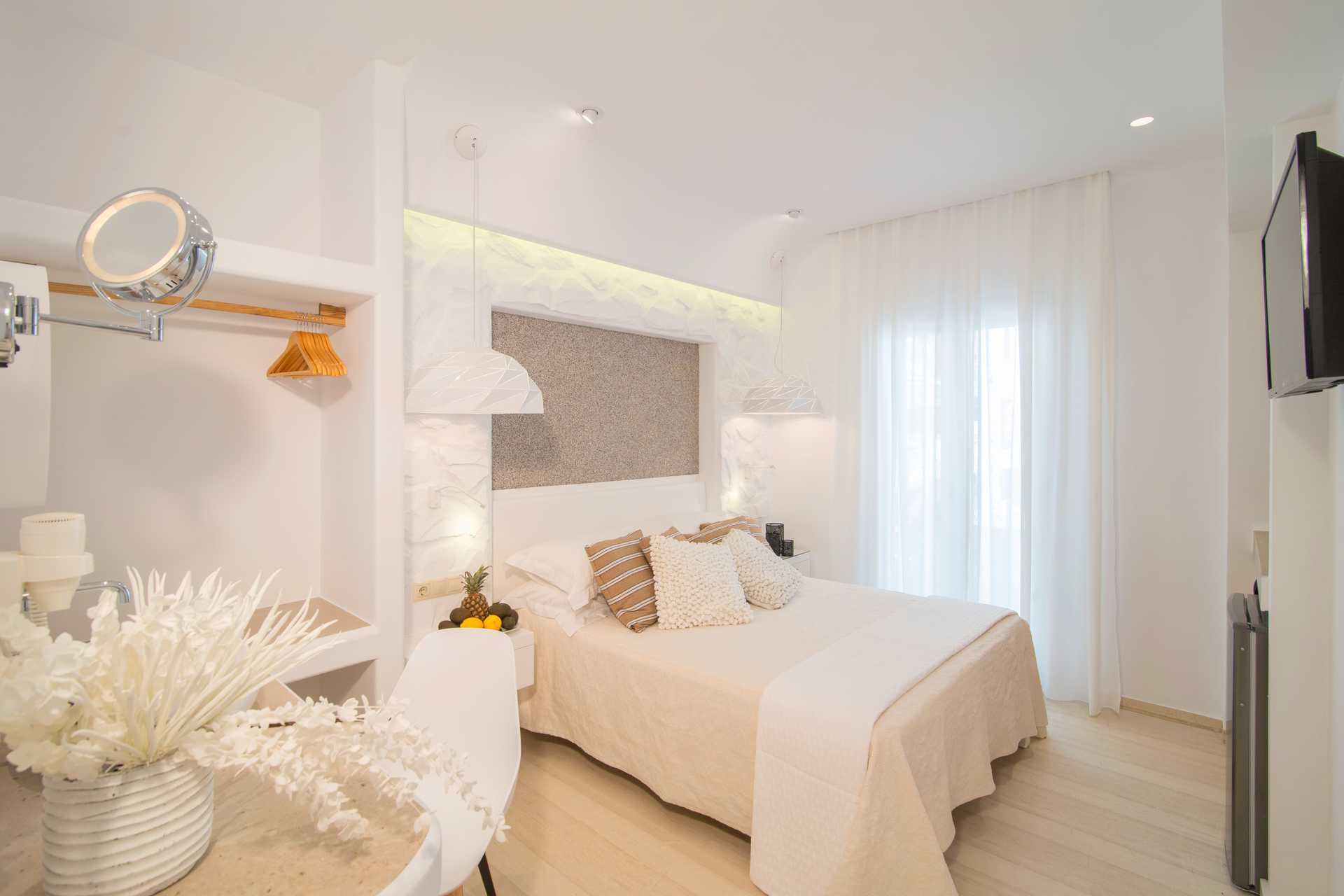 Yksiö hotelli Spirosissa Naxoksen kaupungissa.