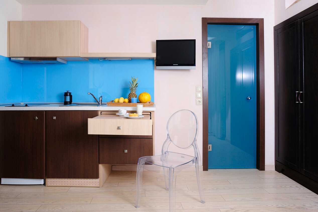 Yksiö Hotelli Steriksessä Rethymnonin kaupungissa Kreetalla, Kreikassa.